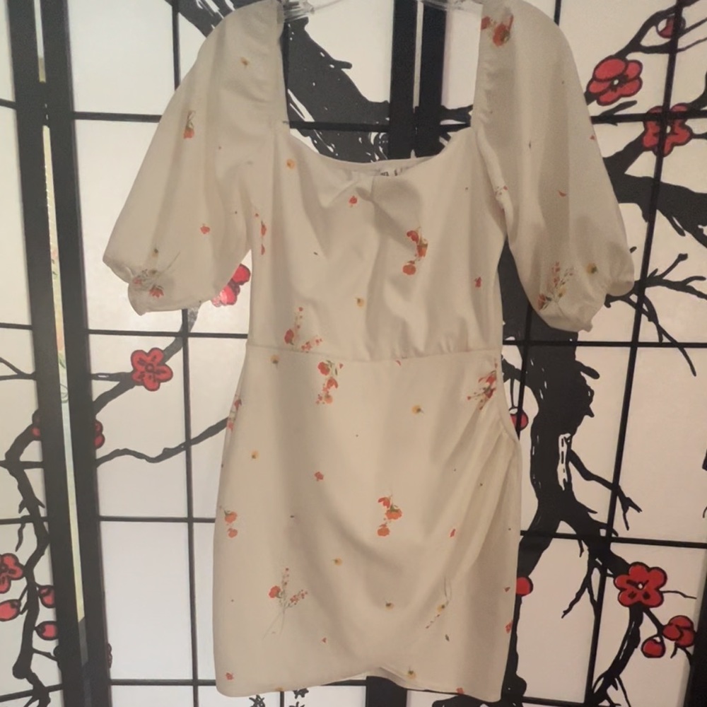 Miss Guided sz 8 white floral dress